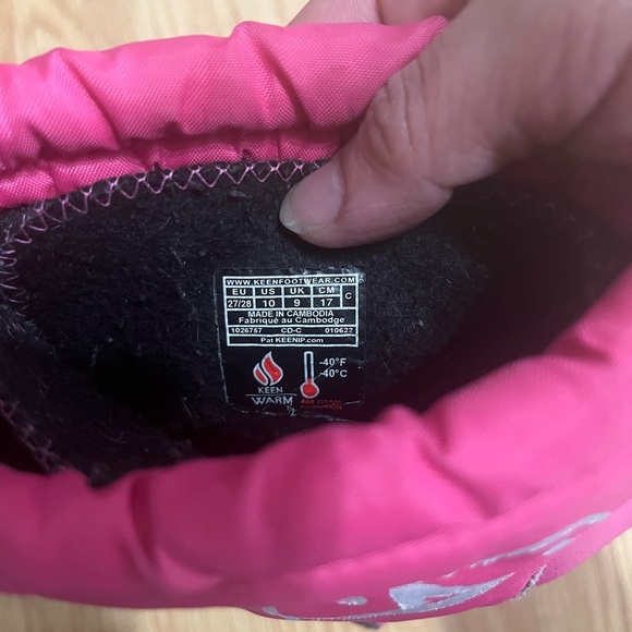 Keen Fuchsia and Black Snow Boots - Picture 4 of 7